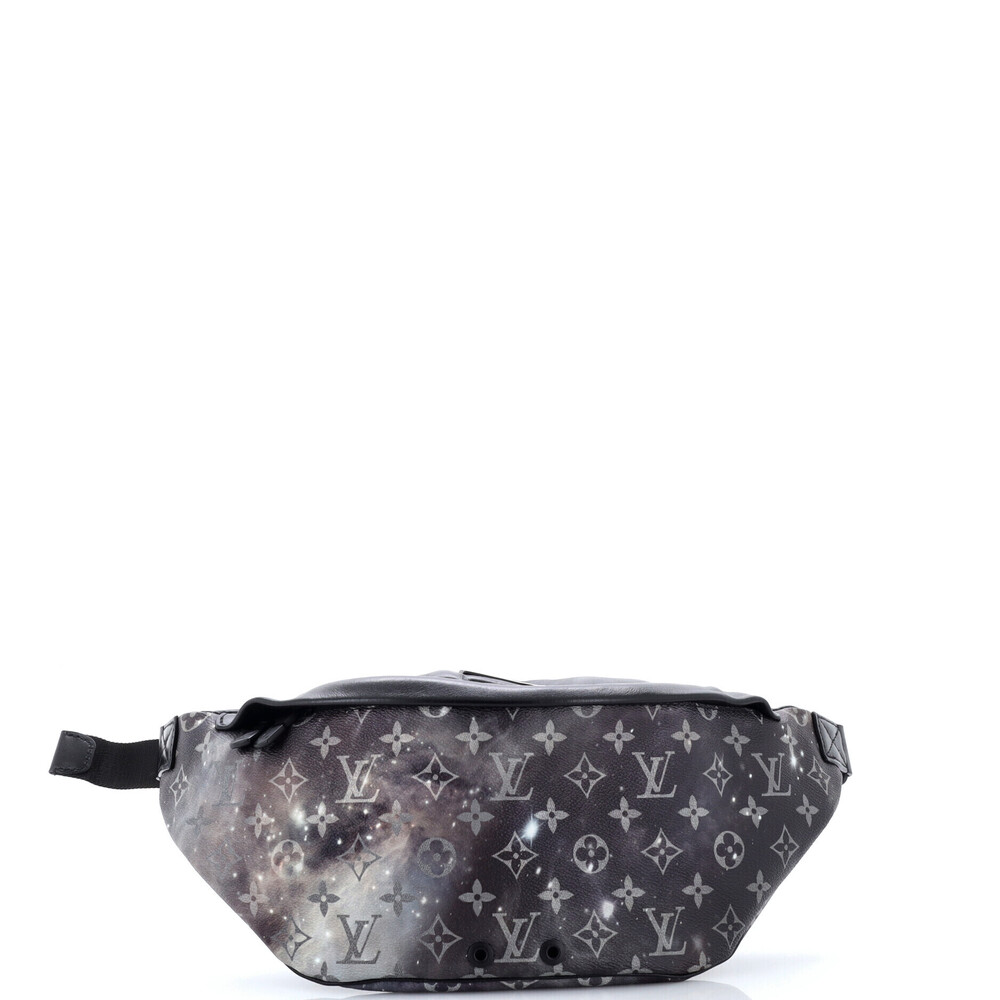 Louis Vuitton Discovery Bumbag